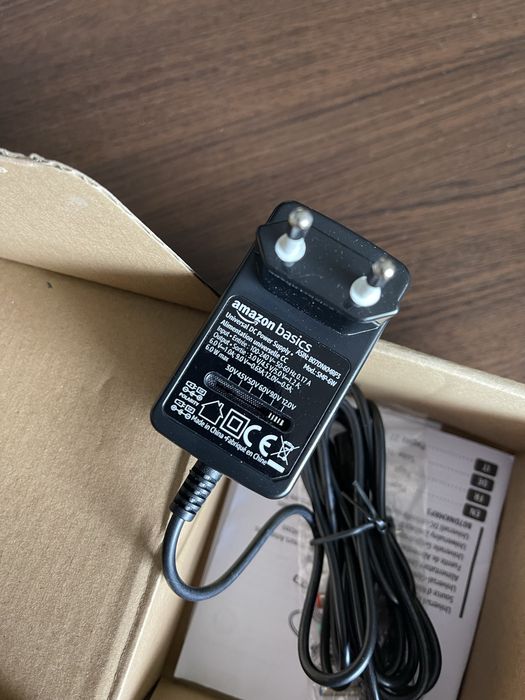 Универсално зарядно за лаптоп Amazon Basics