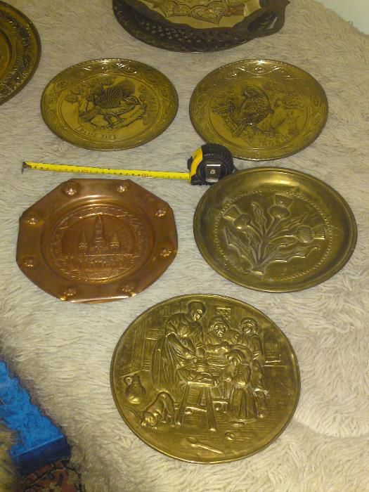 Продавам медни декоративни чиний