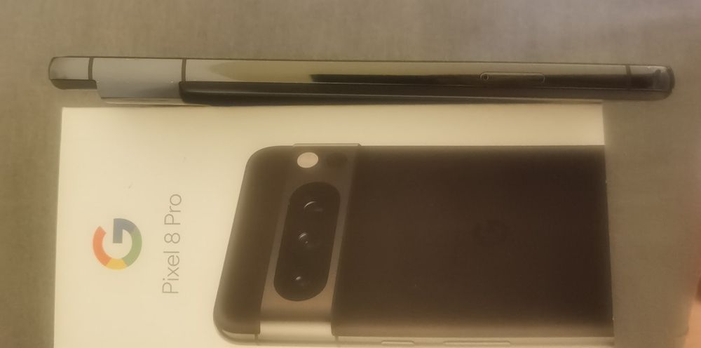 Google Pixel 8 Pro 
Memorie: 256GB
Ram: 12GB
Liber de rețea
Culoare: O