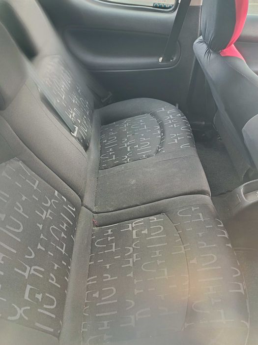 Автомобил пежо 206