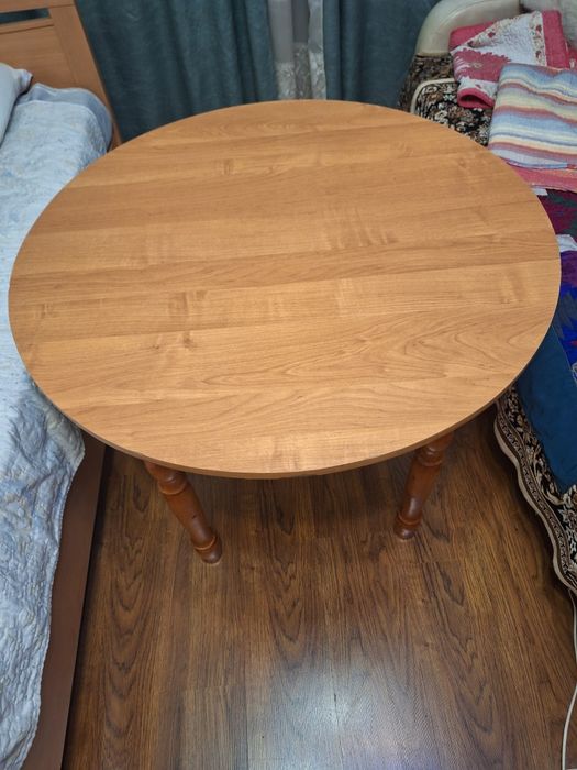 Продается стол круглый 80×90