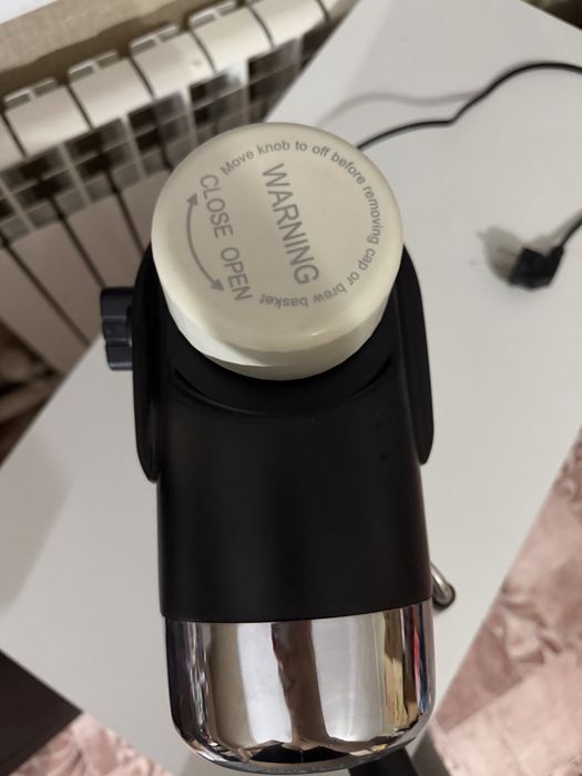 Продам мини кофемашину Polaris