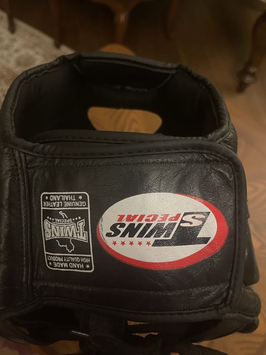 Шлем для бокса {Twins} +перчатки {Everlast}