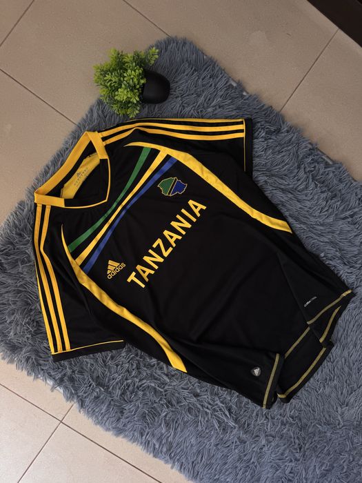 Фланелка Adidas x Tanzania