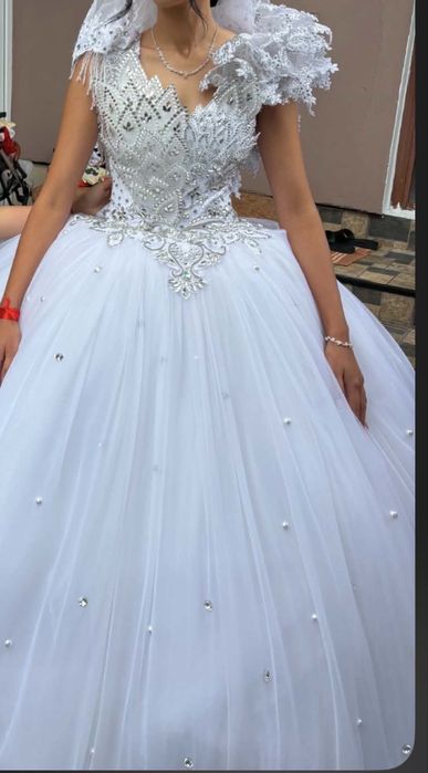 Vand rochie de mireasa