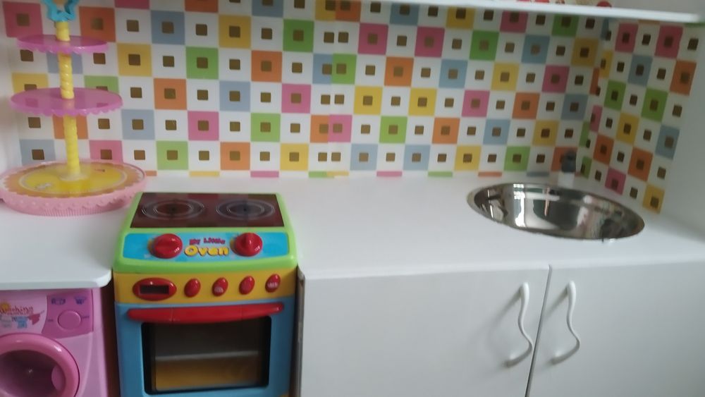 Продам игровую детскую кухню.