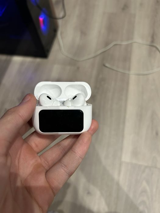 Продам наушники с экраном очень хорошое шумо подовденик