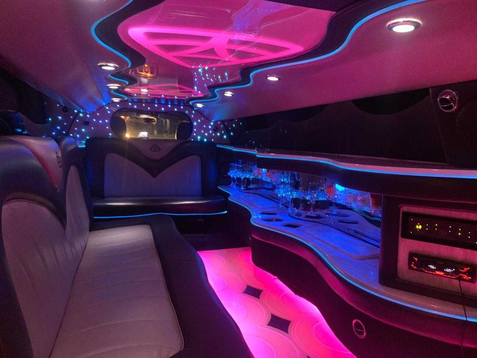 Limuzine de inchiriat / inchiriere limuzina nunta /masina decapotabila