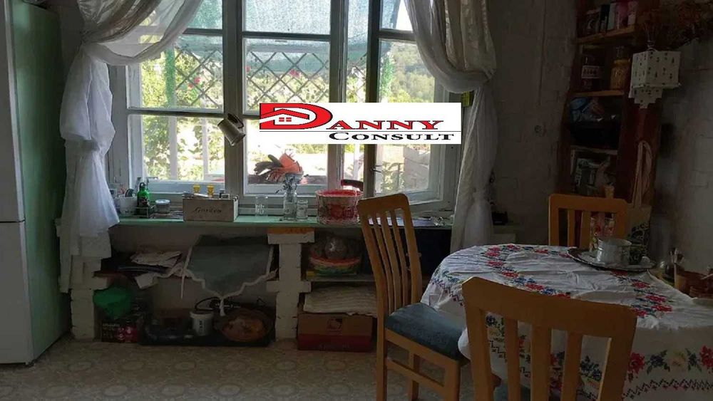 Двуетажна реновирана къща в с. Димча за продажба