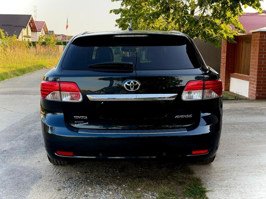 Toyota  Avensis T27 Wagon  Panoramic