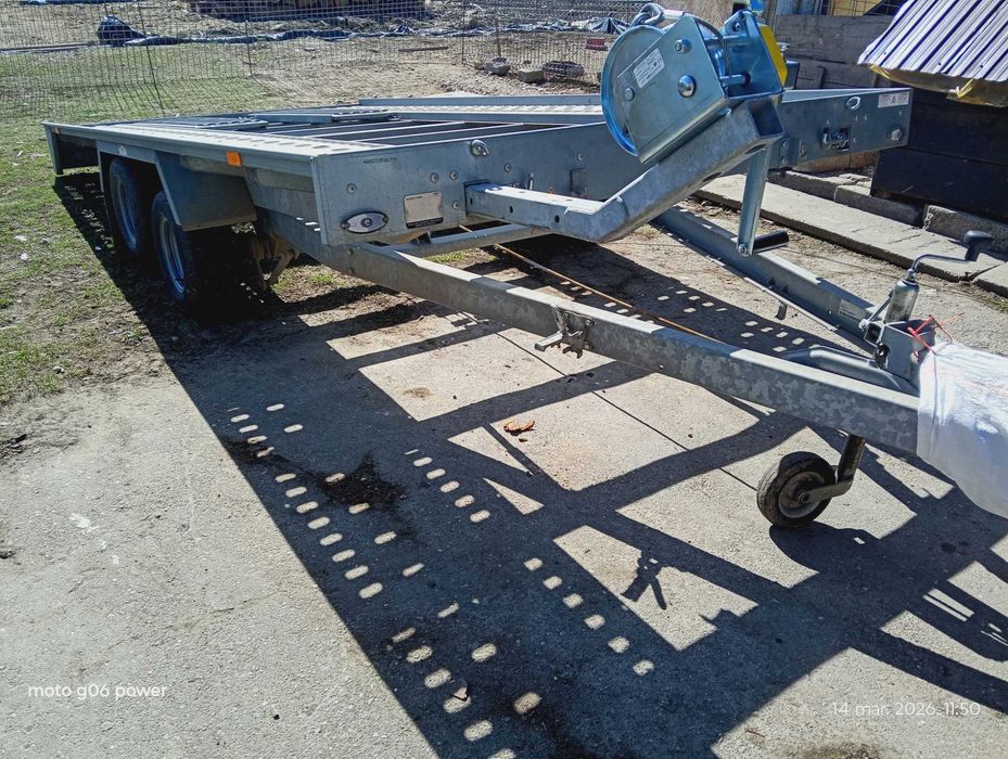 Remorca/ platformă auto de vânzare .
