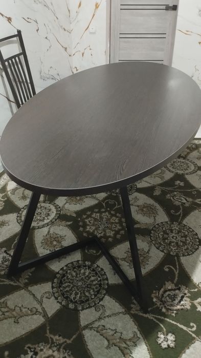 Продается Стол обеденный