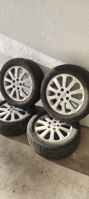 Алуминиеви джанти с зимни гуми