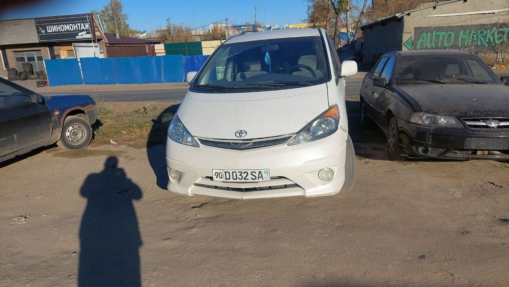 Toyota Previa сотилади