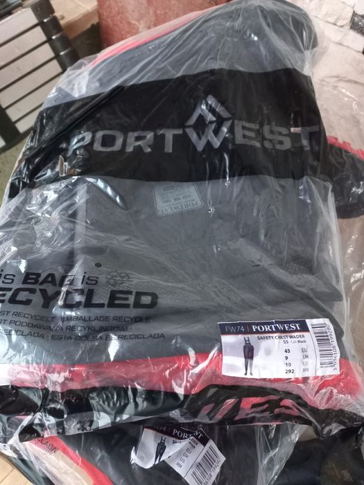 Vând cizme pantaloni pentru pescuit