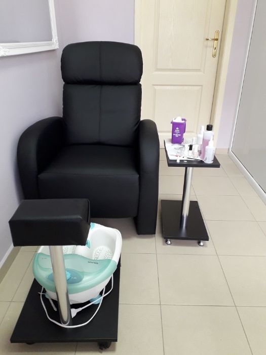 Помощна масичка .