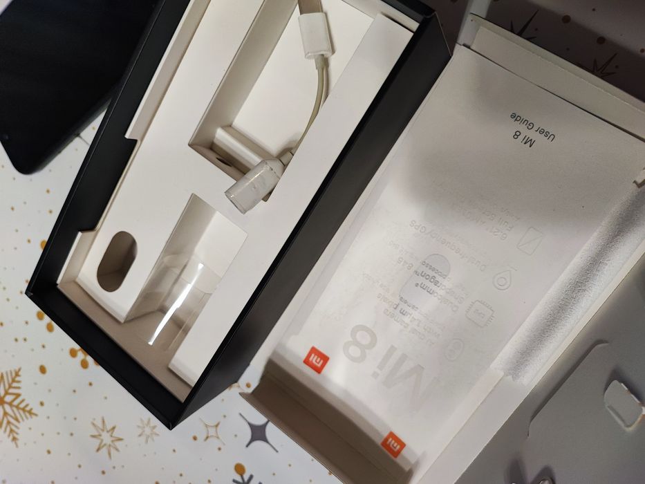 Xiaomi Mi 8 6/64GB – Отлично състояние, пълен комплект