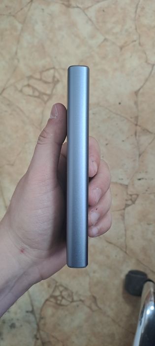 продам повербанк SAMSUNG 10000