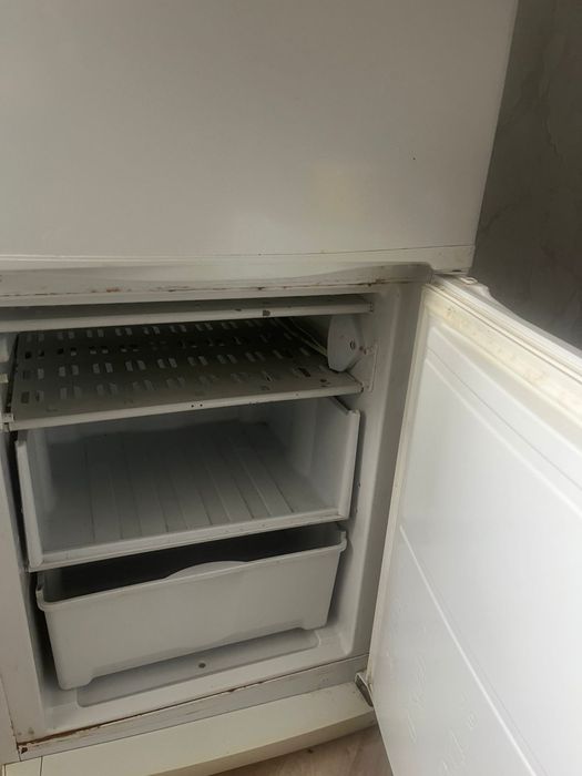 Холодильник Indesit