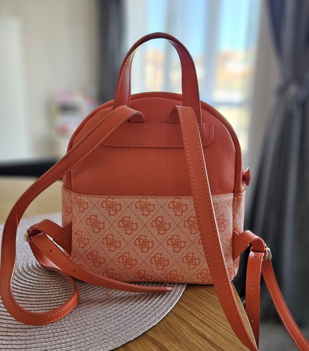 Раничка Guess Girl