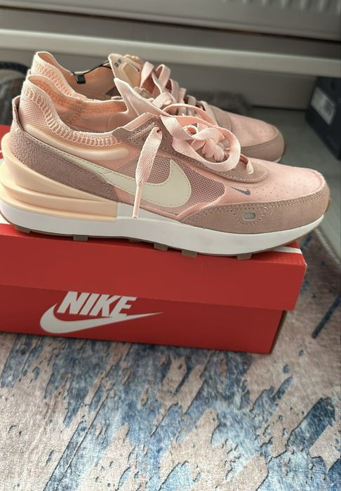 vand adidasi Nike Waffle one