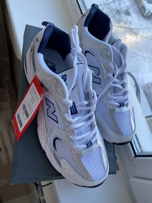 Продам кроссовки нб 41-42 размер