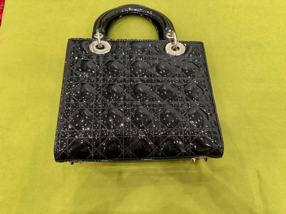 Лакированная сумка Lady dior medium. оригинал!!