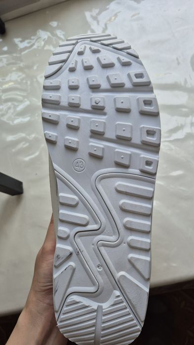 Мужские кроссовки 43 размер