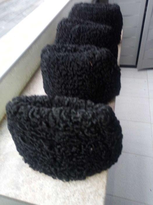 Астраганини калпаци от 100процента-естествена кожа