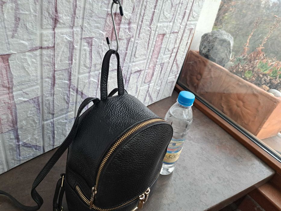 дамска раница,черна кожена,чанта,Antonia Moretti -естествена кожа