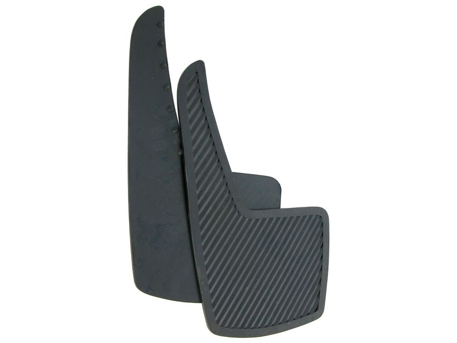 Set 2 aparatori noroi universale Carpoint 36x21 cm, din cauciuc, pentru auto, autorulota sau remorca, negre