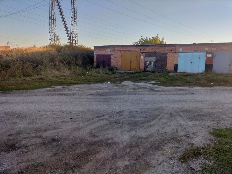 Продам длинный двухэтажный гараж