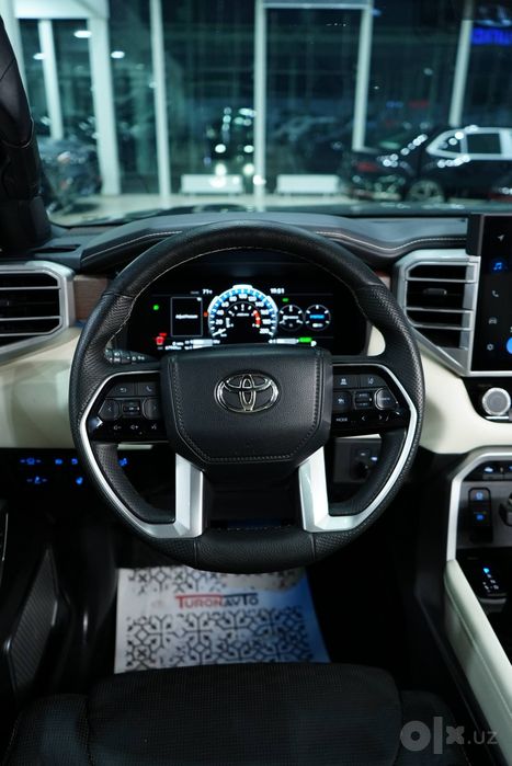 Toyota Sequoia Hybrid 2023 srochni sotiladi