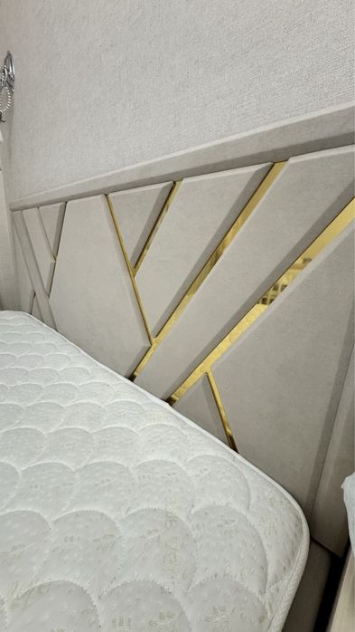 Продам  кровать с матрасом