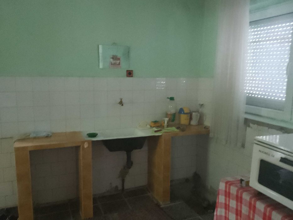 Продава се Къща в с. Садовец, Област Плевен - 505 кв.м за 46 €/кв.м - Снимка #13