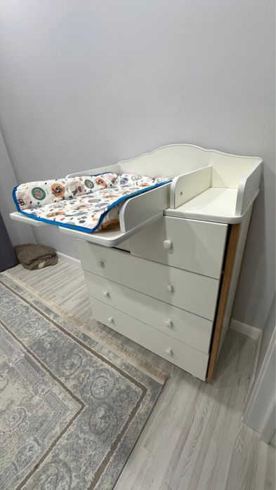 Продам пеленальный столик комод