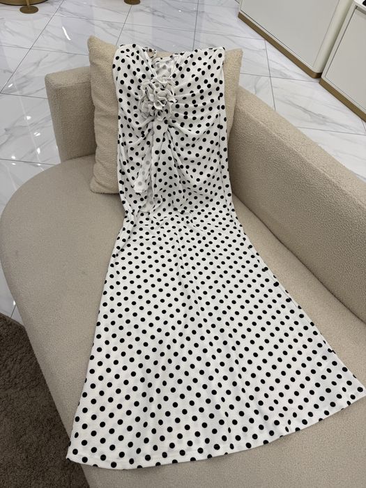Платье в горошек женское