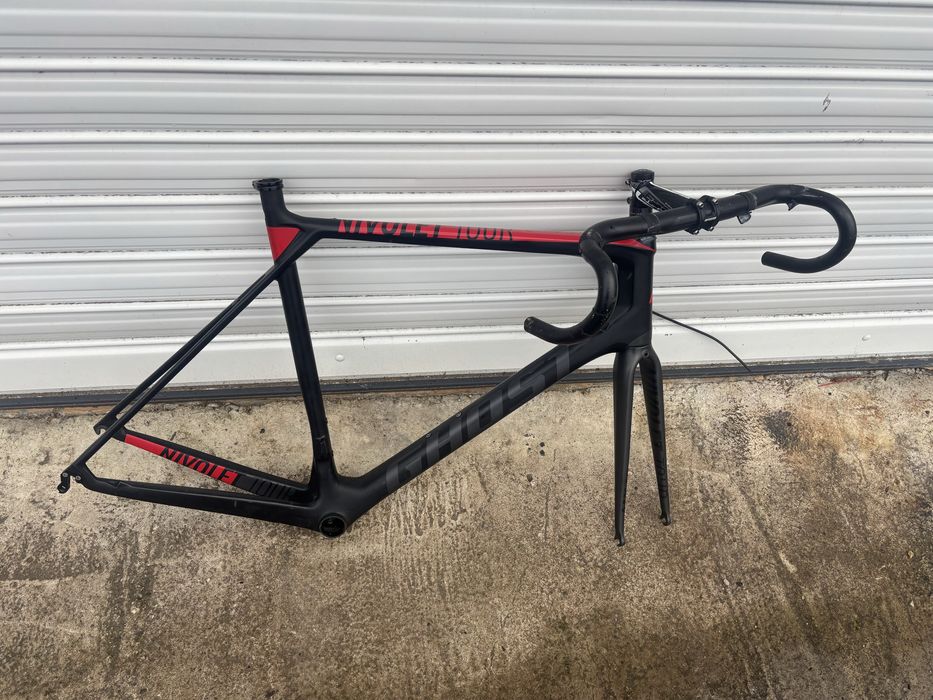 Карбонова рамка Ghost