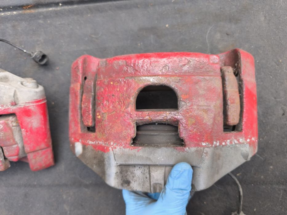 Комплект предни спирачни апарати с дискове за Ауди А4 Б6/Б7 (3.0TDI)