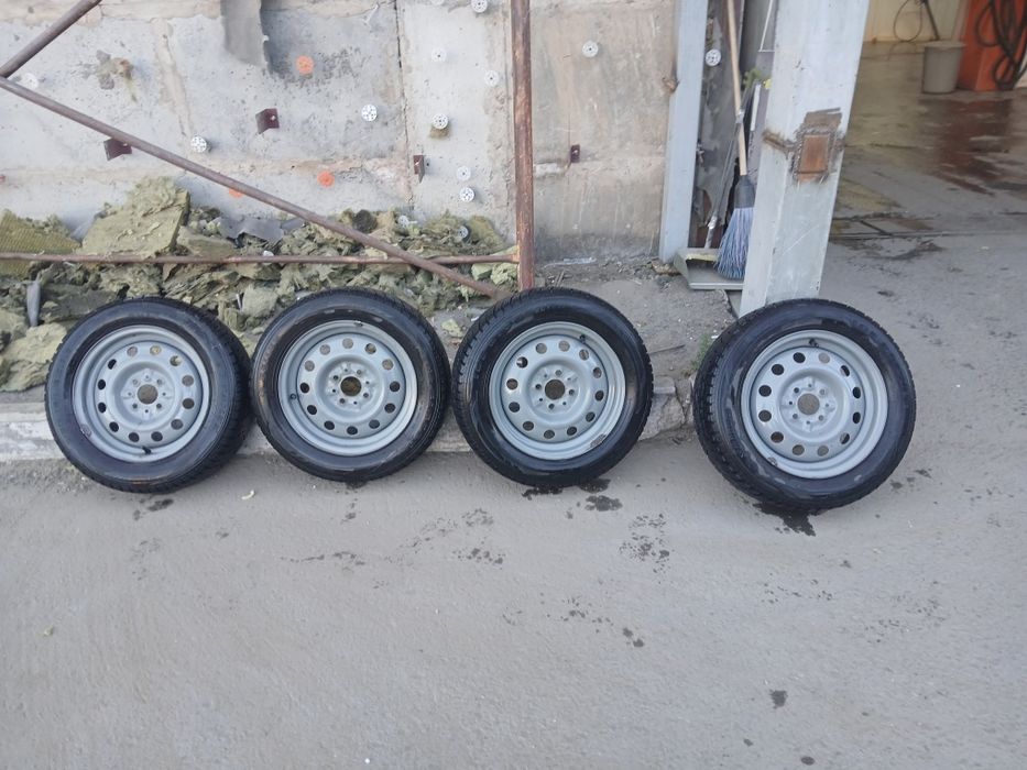 Продам диски с резиной на 14