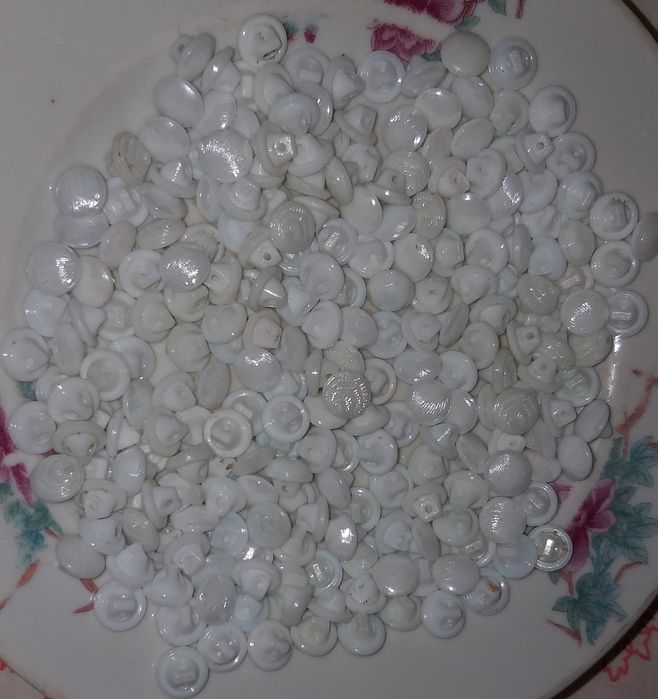 Продаю пуговицы и др.