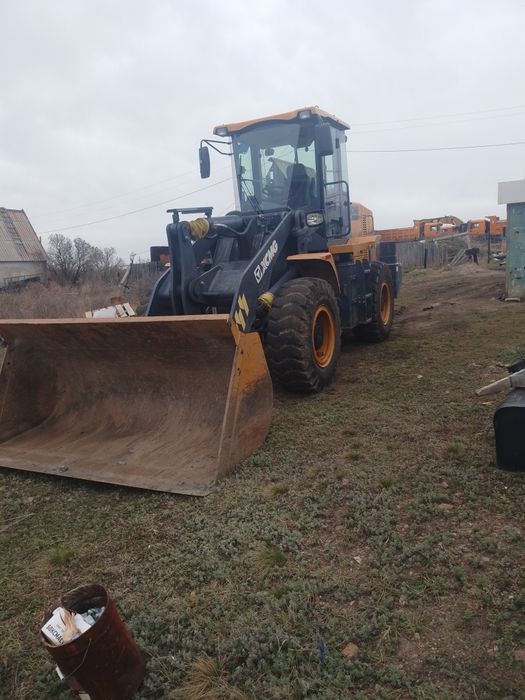 Погрузчик фронтальный