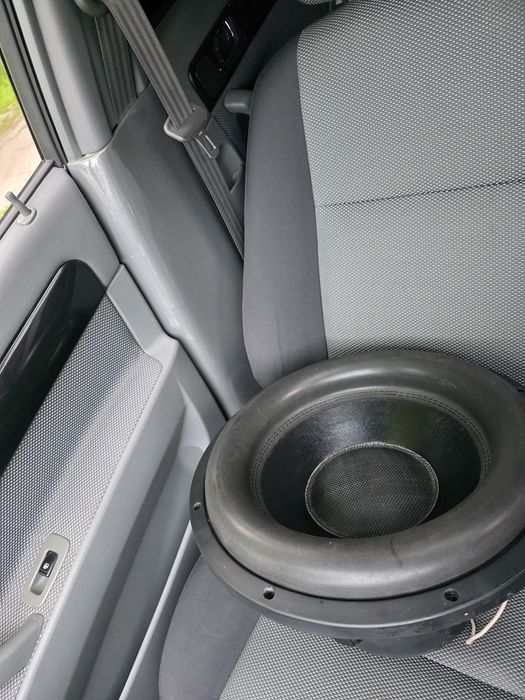 Сабвуфер для машины