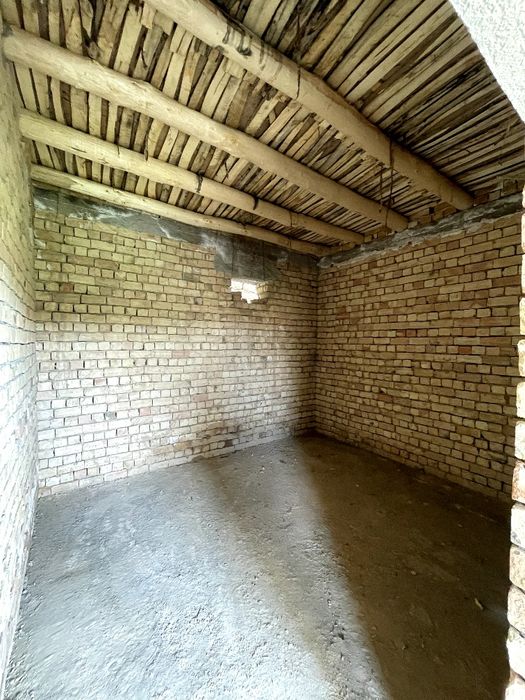 Abdurahmonov karobka 0.8 sotix, 3 xona, karobka xolatda. Variant bor