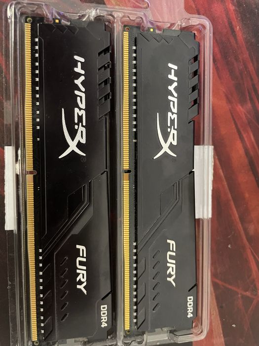 Vand doua placute de ram de 8gb