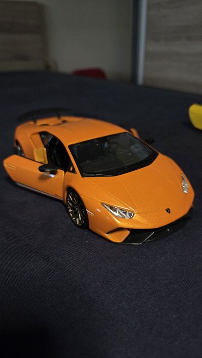 Продавам използвани колички Hotwheels, Matchbox, Maisto, Welly в различни мащаби