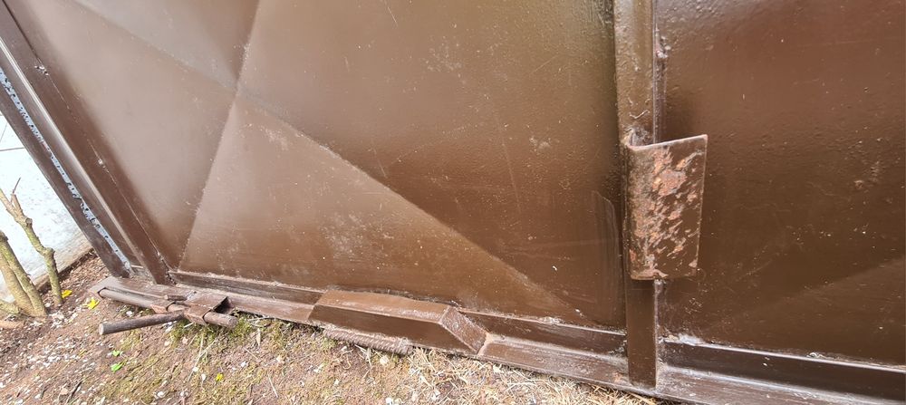 Метални гаражни врати