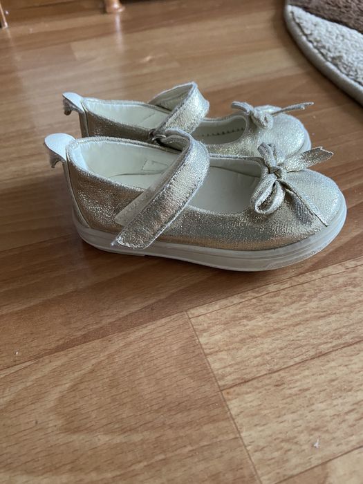 Сандали на девочку