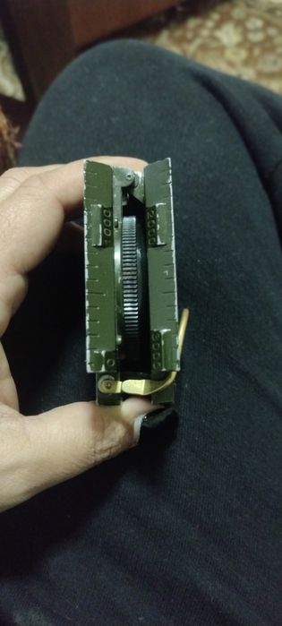 Продава се компас