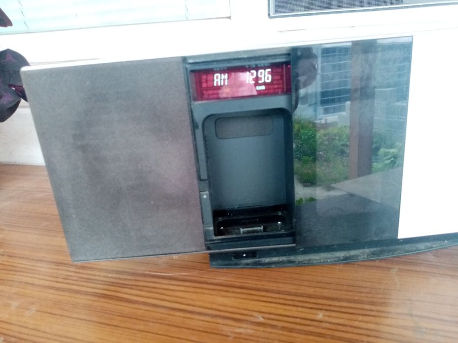 Аудио система. Работи. Със диск и флашка.